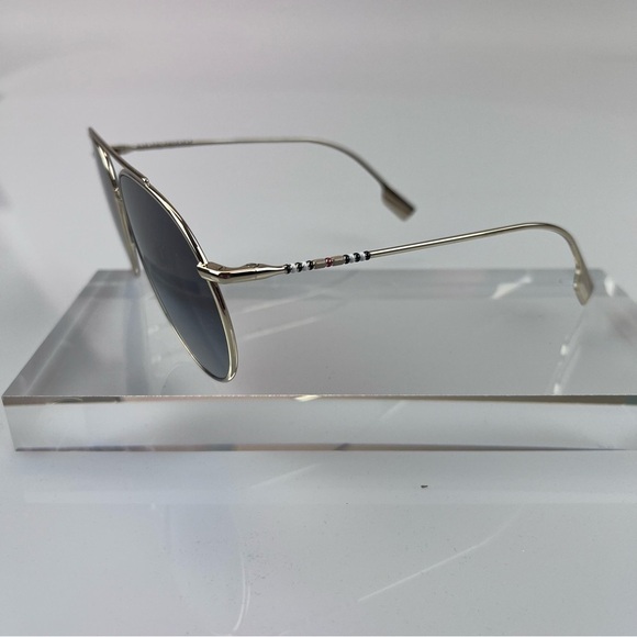 Burberry Gold Aviators with signature color detail on arms - Picture 4 of 6